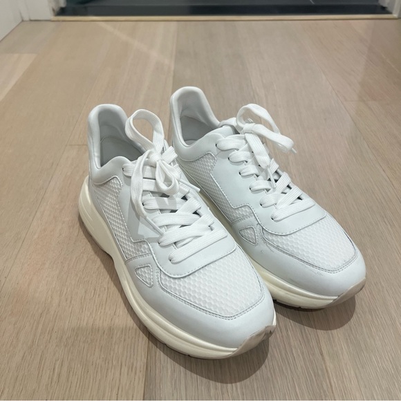 Stuart Weitzman Chunky White Sneaker US9 - Picture 6 of 12